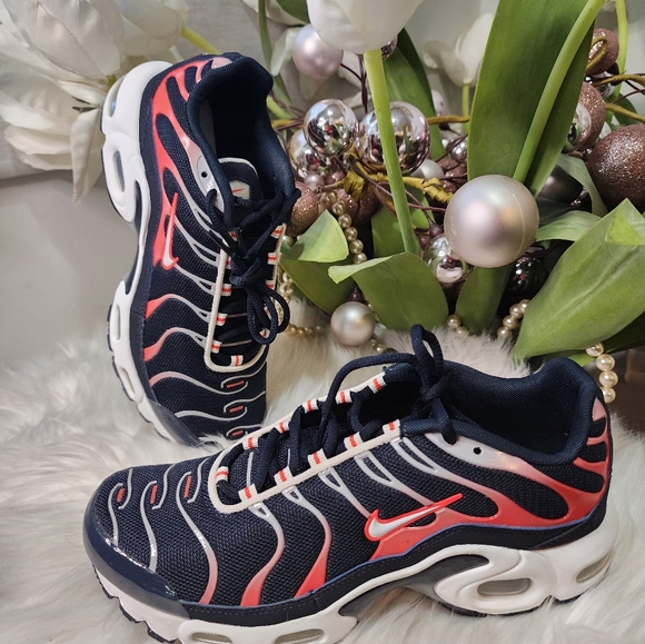 Nike  Black & Red Air Max Plus big Shoes size:kid6.5/Women8.5 new - Picture 6 of 10